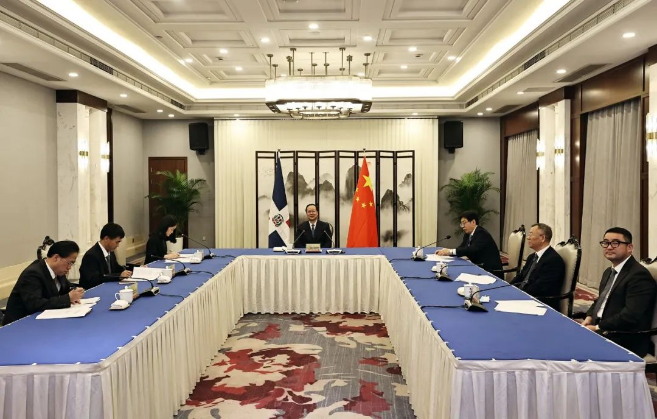 盈峰環境“助力”多米尼加清運垃圾，毛偉明省長出席線上交接儀式